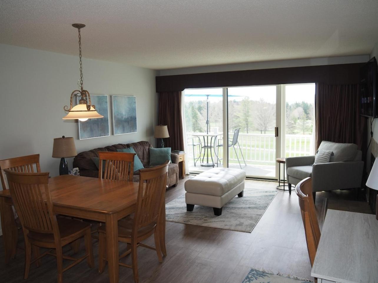 Villa The Grand Getaway - Gorgeous And Great Location! à Traverse City Extérieur photo